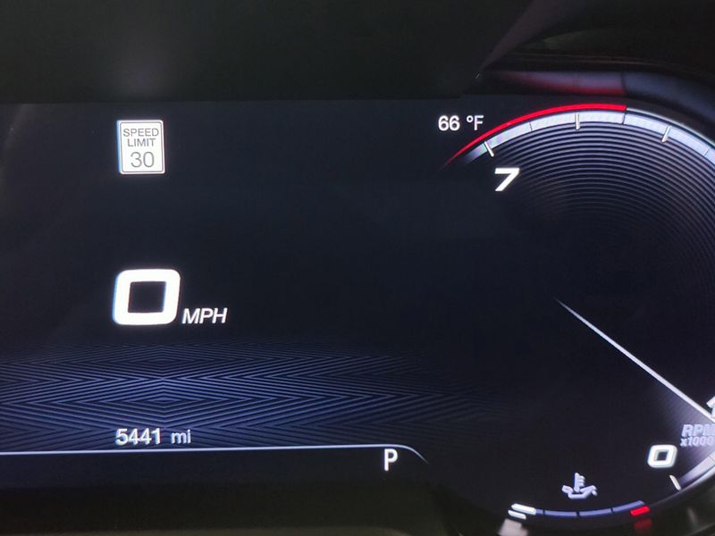 2024 Alfa Romeo Giulia Veloce AWD w/Sunroof/NAV/Activ AsstImage 35