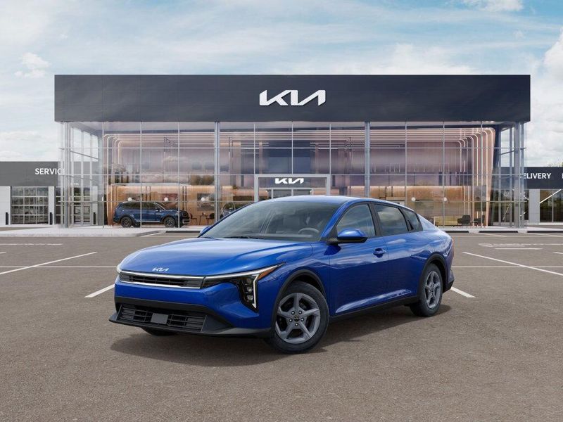 2025 Kia K4 LXSImage 1