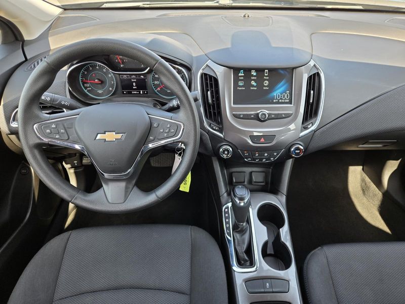 Used 2018 Chevrolet Cruze 4dr Sdn 1.4L LT w/1SD