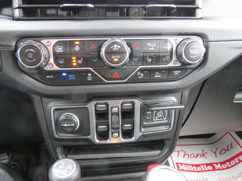 Used 2025 Jeep Wrangler 4xE Sahara 4x4 4dr SUVImage 29