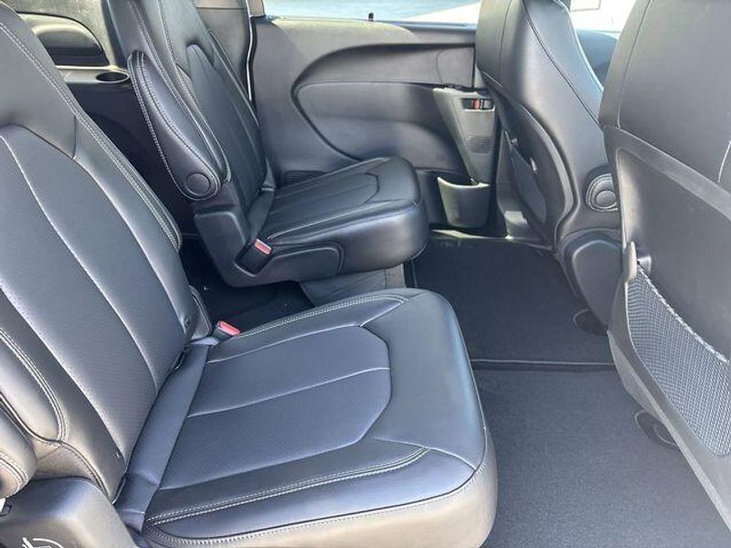 New 2026 Chrysler Voyager LxImage 14