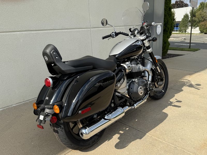 2024 Royal Enfield SUPER METEOR 650Image 3