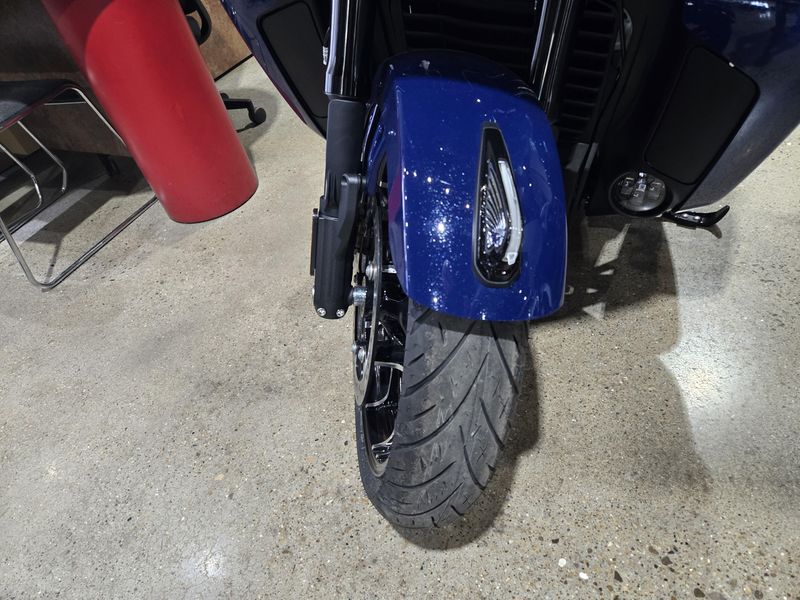 New 2025 Indian Motorcycle PURSUIT DARK HORSE 112  RA 49ST BLACK METALLIC VIVID CRYSTAL W SPRINGFIELD BLUE Image 24