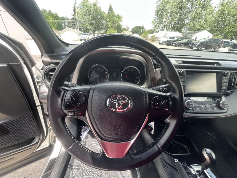 2016 Toyota RAV4 SEImage 20