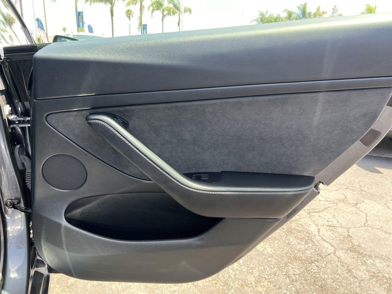 Used 2023 Tesla Model 3 PerformanceImage 22