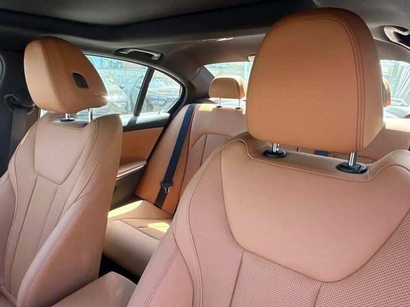 New 2026 BMW 3 Series 330i xDriveImage 18