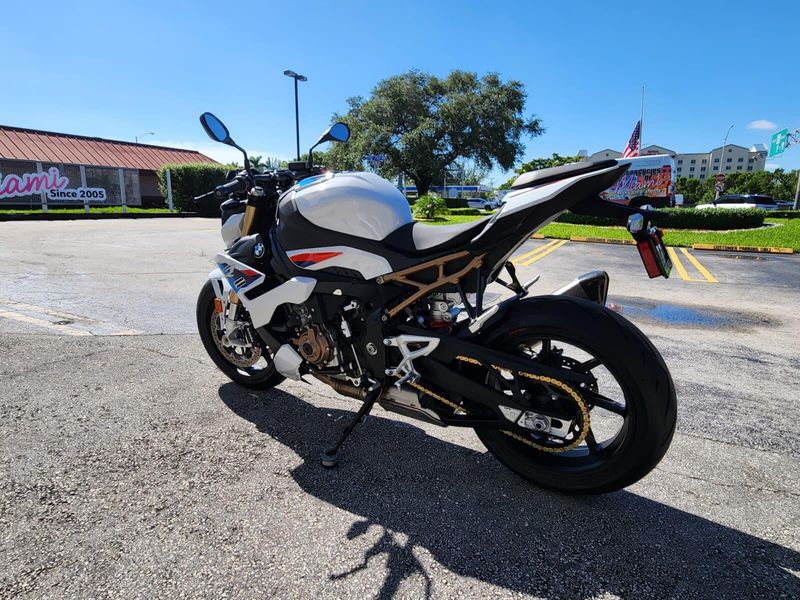 Used 2023 BMW S 1000 R Image 6