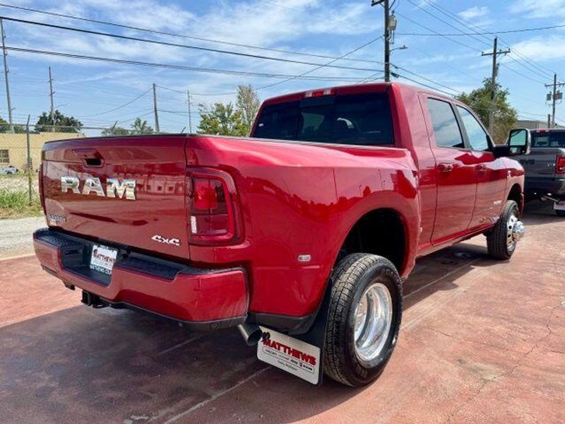 New 2027 RAM 3500 LaramieImage 5