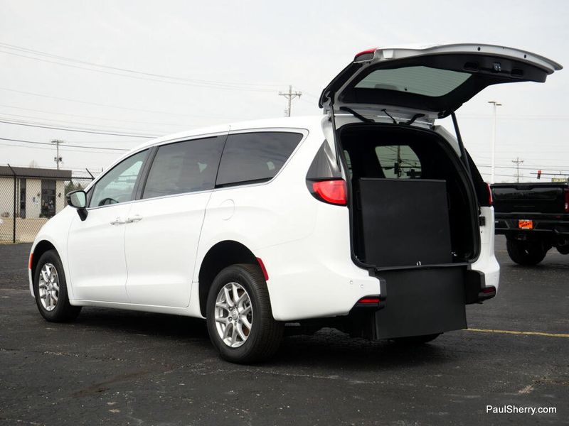 New 2026 Chrysler Voyager Lx
