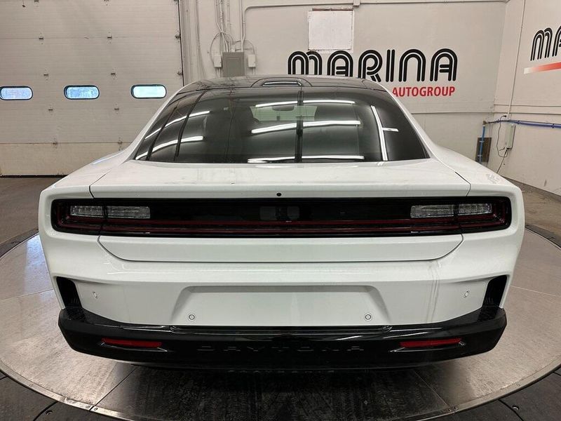 2025 Dodge Charger 2-door Daytona R/T AwdImage 11