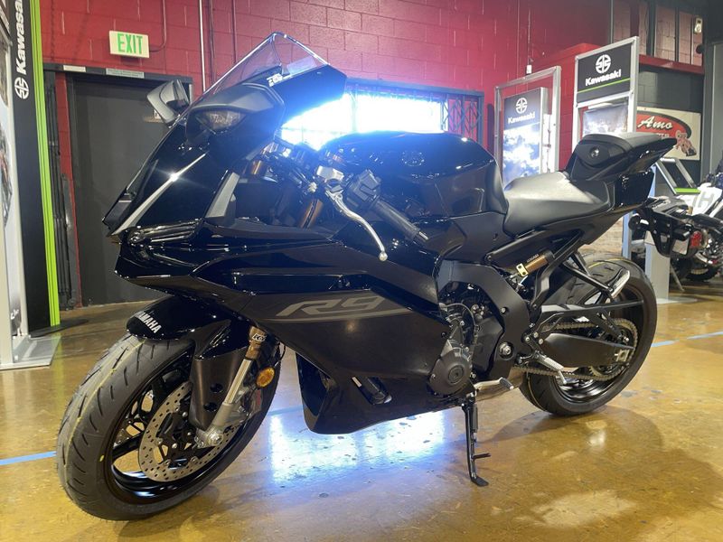 New 2027 Yamaha YZF-R9 Image 10
