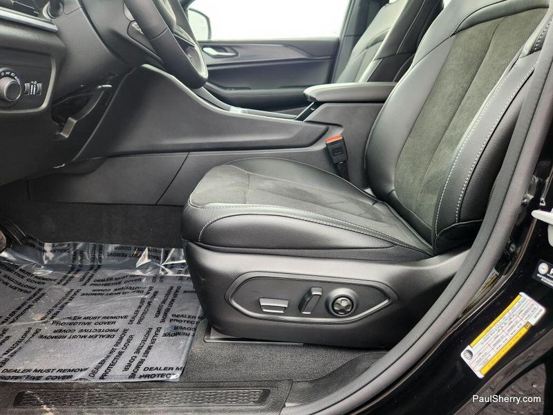 2025 Jeep Grand Cherokee L Altitude X 4x4Image 22