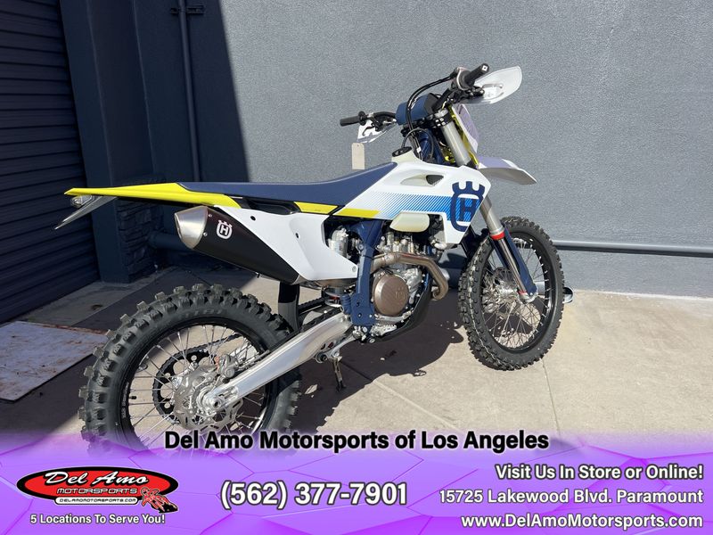 2024 HUSQVARNA FE 501W  in a WHITE exterior color. Del Amo Motorsports of Los Angeles (562) 262-9181 delamomotorsports.com 