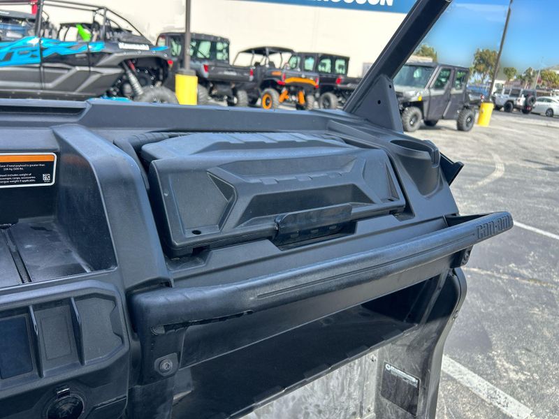 Used 2023 Can-Am DEFENDER DPS HD7 Image 25