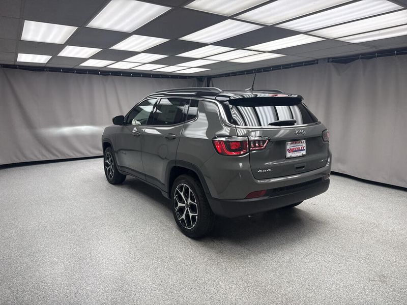 New 2026 Jeep Compass Limited 4x4Image 2