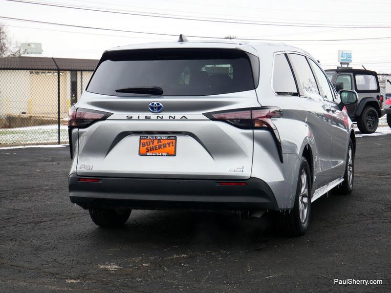 Used 2024 Toyota Sienna LE
