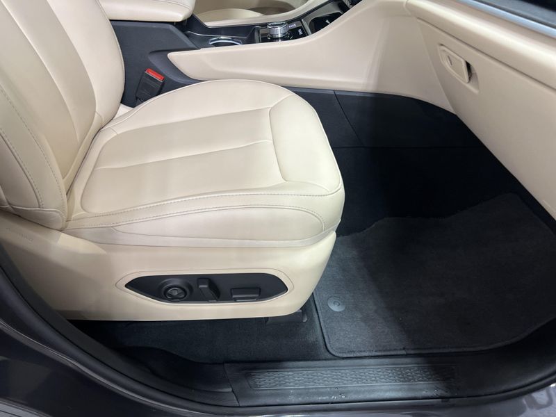 Used 2025 Jeep Grand Cherokee LimitedImage 9