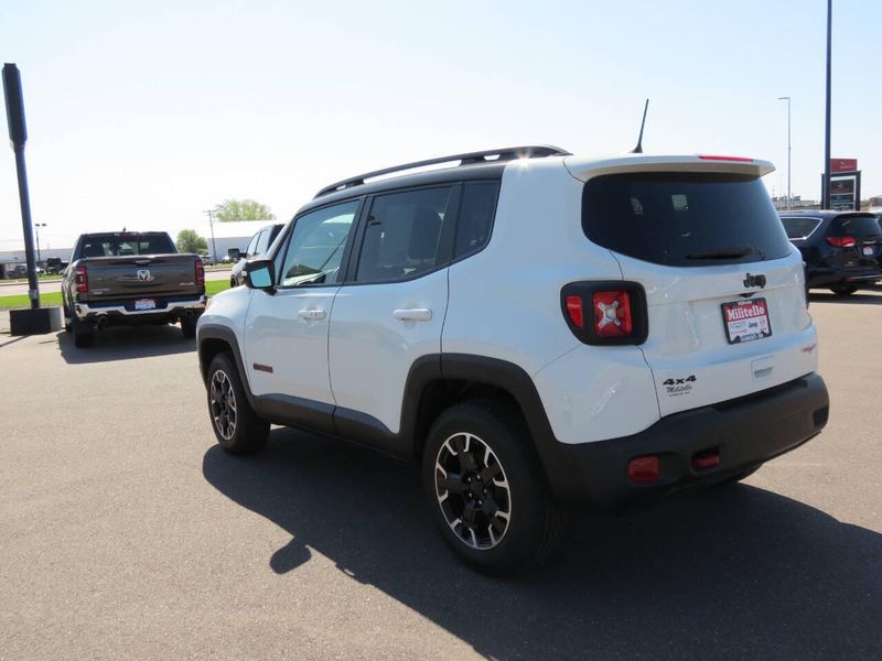 2023 Jeep Renegade Trailhawk 4x4 4dr SUVImage 4