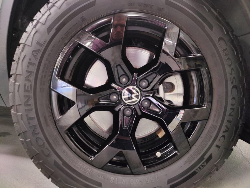 Used 2025 Volkswagen Atlas Peak Edition AWD w/SunroofImage 9