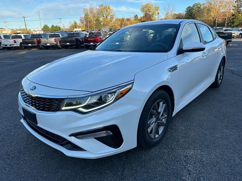 2020 Kia Optima LX photo 2