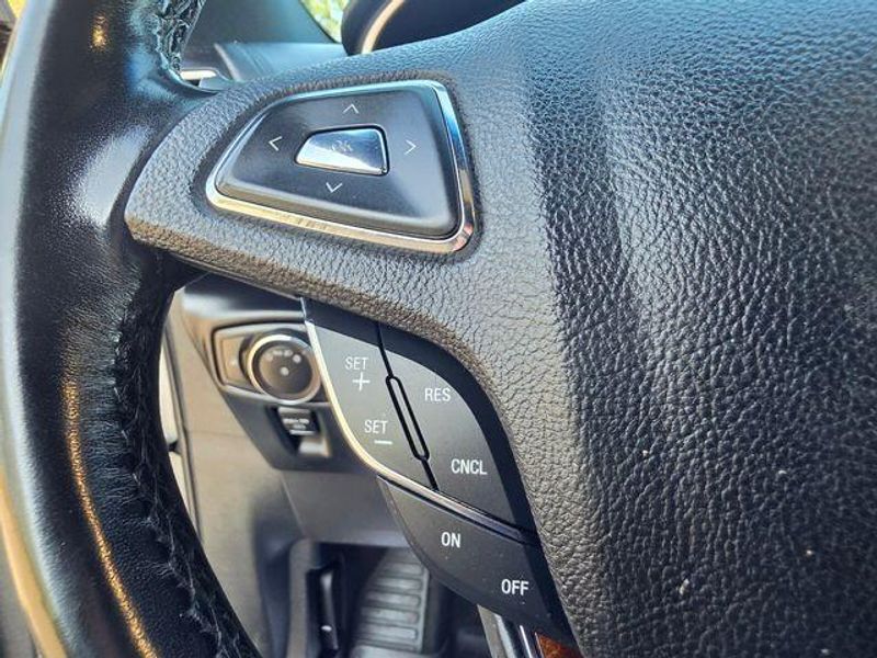 Used 2017 Lincoln MKX SelectImage 23