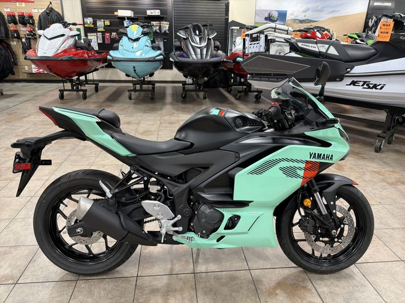 New 2026 Yamaha YZF-R3 ABS Image 11