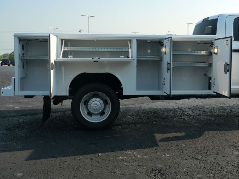 2024 RAM 5500 Tradesman Chassis Crew Cab 4x4 84