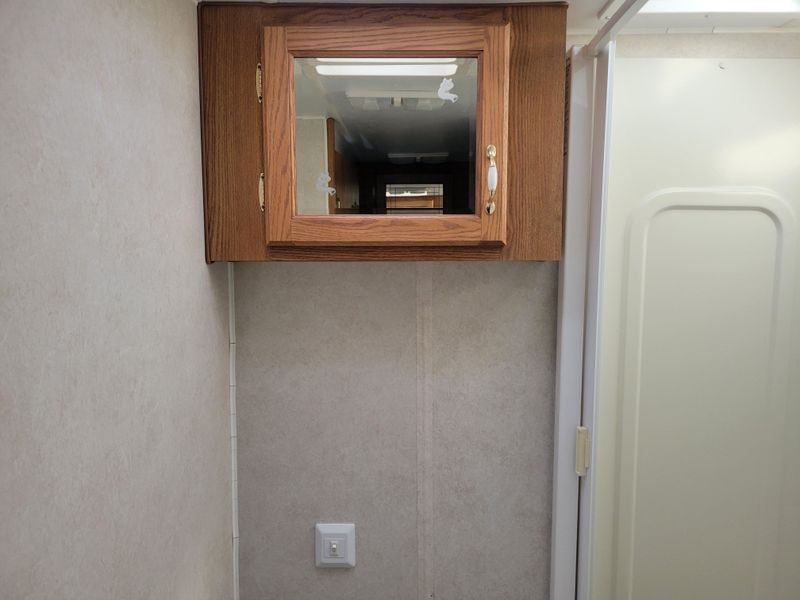 Used 2004 NORTHWOOD MFG Arctic Fox 27-5LImage 26