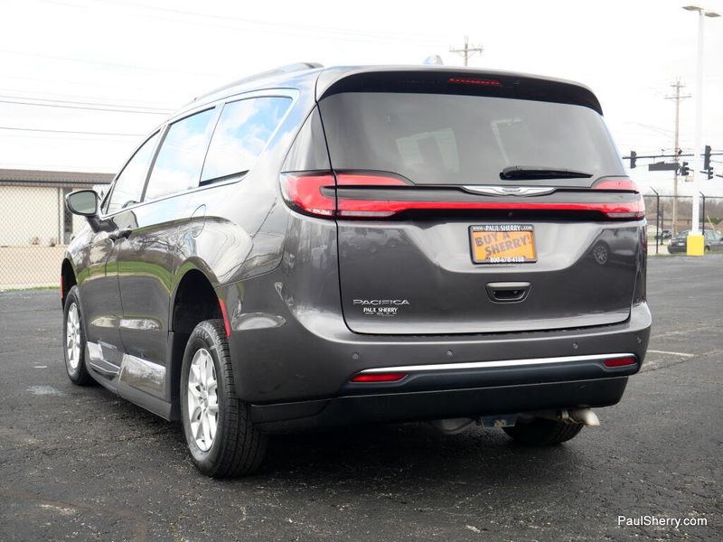 Used 2022 Chrysler Pacifica Touring L