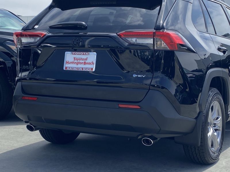 New 2025 Toyota RAV4 Hybrid XLEImage 4