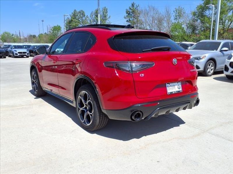 2025 Alfa Romeo Stelvio AwdImage 2