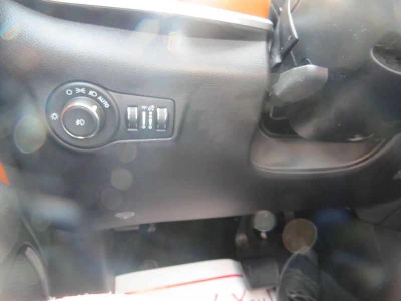 Used 2025 Jeep Compass Limited 4x4 4dr SUVImage 13