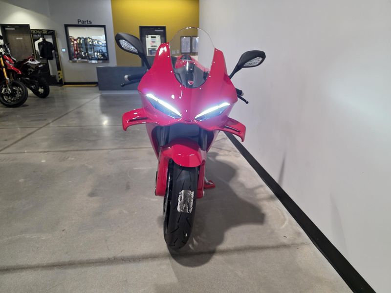 New 2025 Ducati Panigale V4 