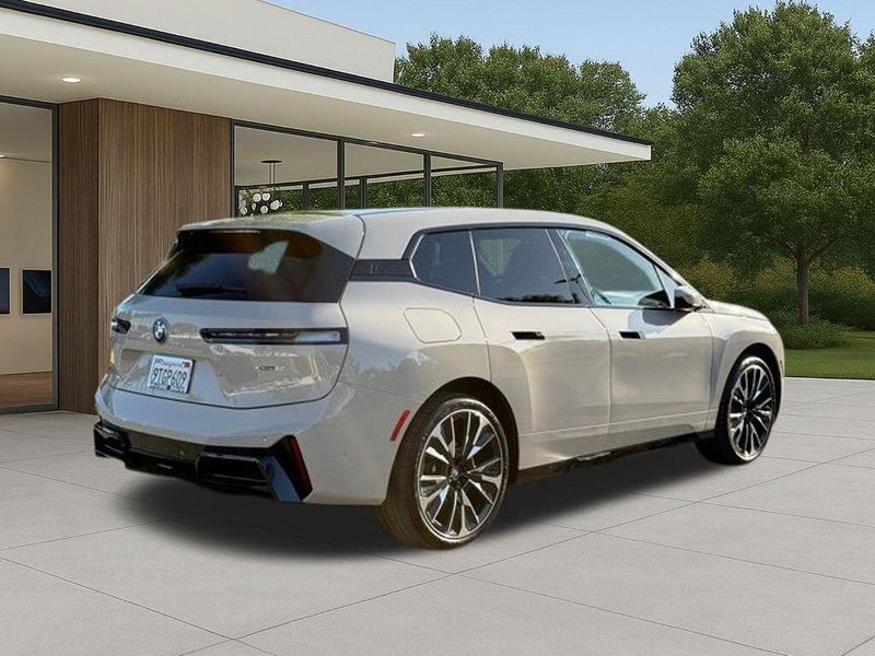 Used 2026 BMW iX xDrive60Image 9