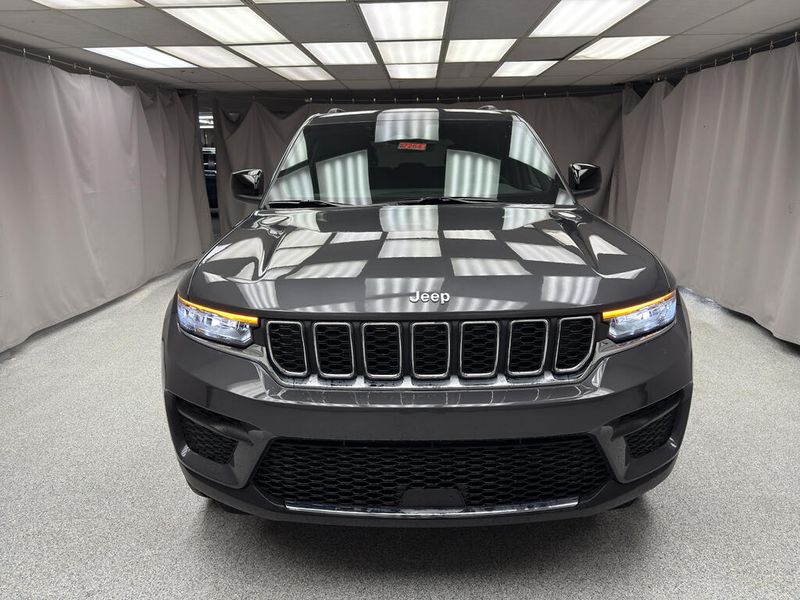 New 2025 Jeep Grand Cherokee Laredo 4x4Image 5