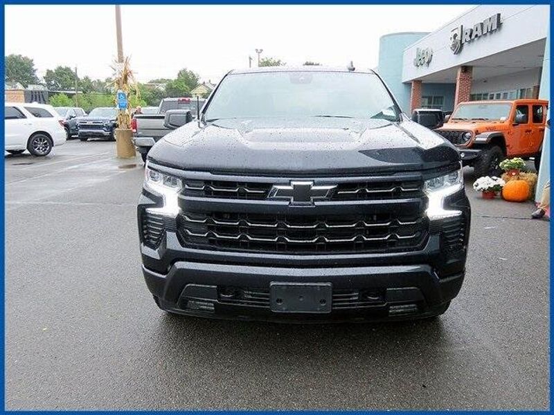 2023 Chevrolet Silverado 1500 RST photo 3