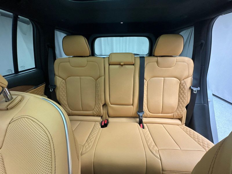 2025 Jeep Grand Cherokee Summit Reserve 4x4Image 18