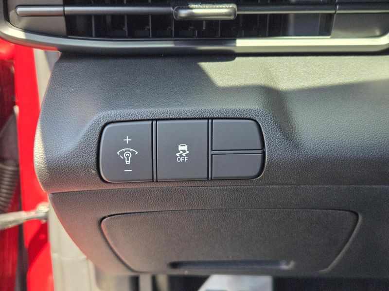 Used 2025 Hyundai Elantra SEL Sport IVT