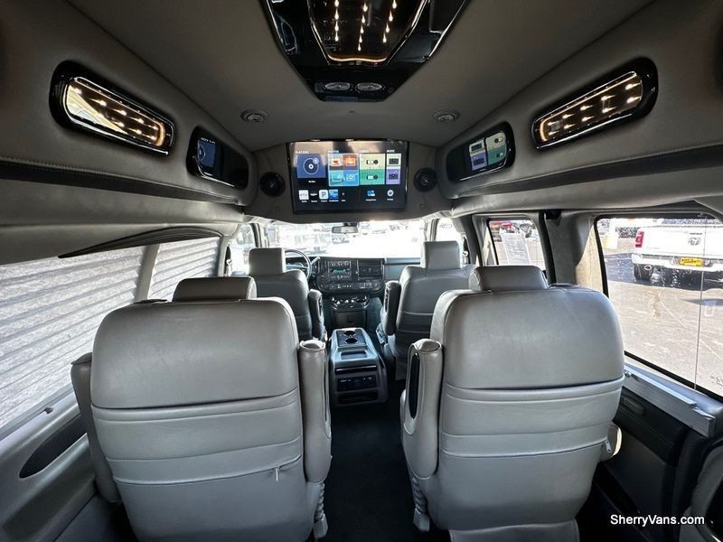 2019 Chevrolet Express 2500 Image 3