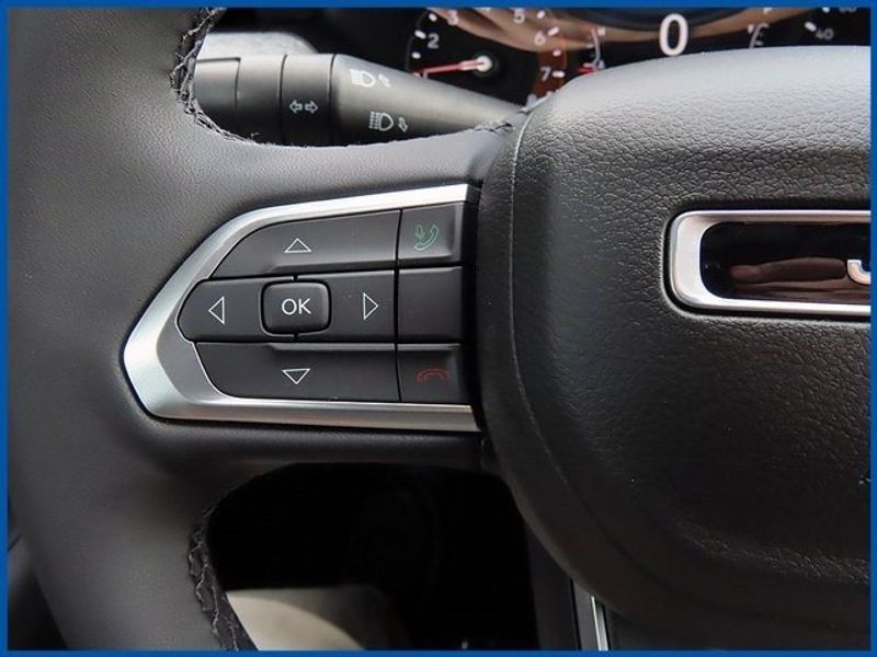 2023 Jeep Compass LatitudeImage 18