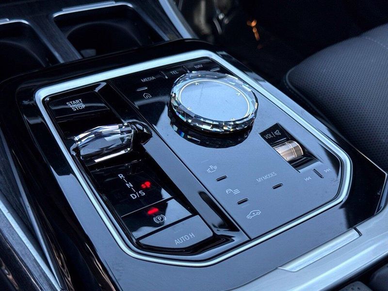 Used 2026 BMW 7 Series 750e xDriveImage 27