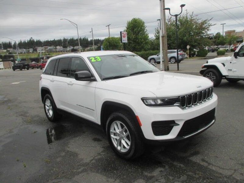 Used 2023 Jeep Grand Cherokee LaredoImage 5
