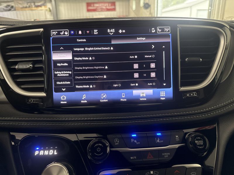 New 2027 Chrysler Pacifica SelectImage 29