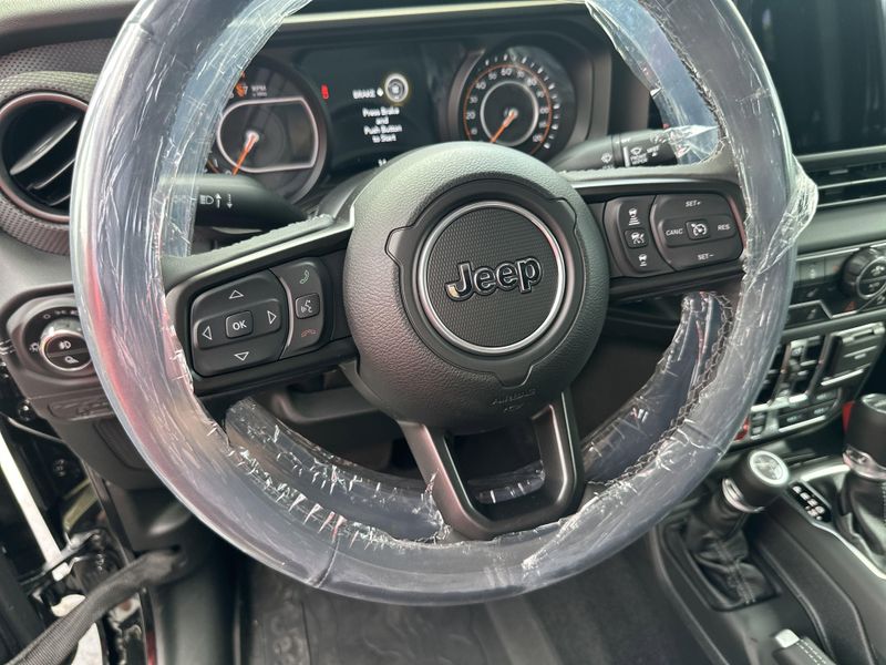 New 2025 Jeep Gladiator Rubicon X 4x4Image 24