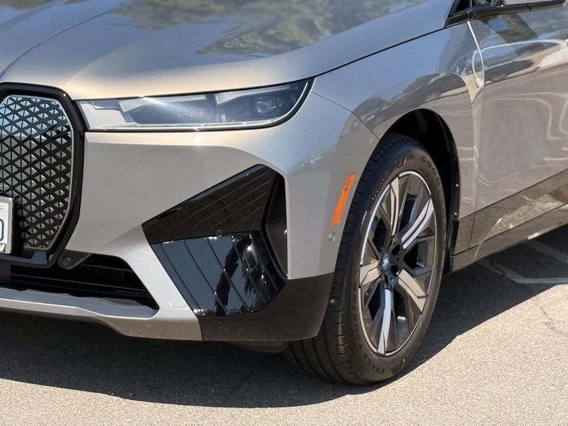 Used 2025 BMW iX xDrive50Image 11