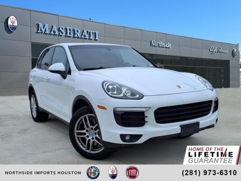 2018 Porsche Cayenne BaseImage 1