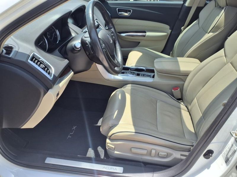 2019 Acura TLX 3.5L Advance PkgImage 9