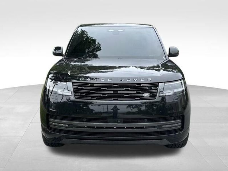 2025 Land Rover Range Rover SE