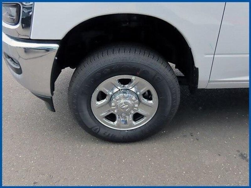 2025 RAM 2500 TradesmanImage 4