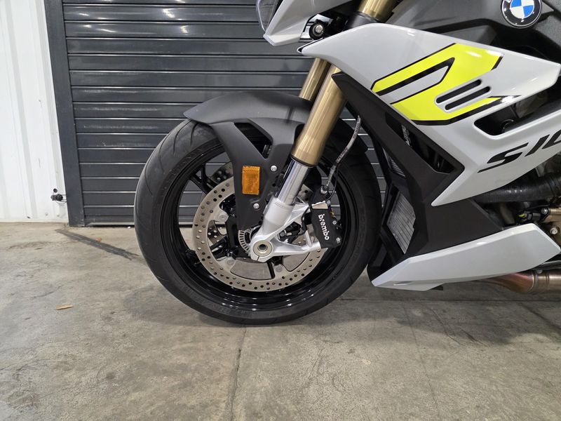 2022 S 1000 R